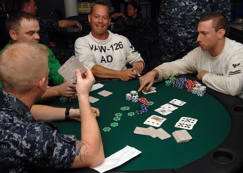 Nét cơ bản về bí quyết chơi Poker